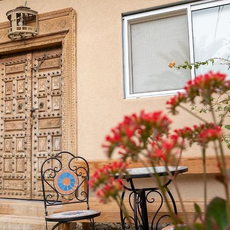 Desert Routes Inn Shvilim ba Midbar Hazeva Bagian luar foto