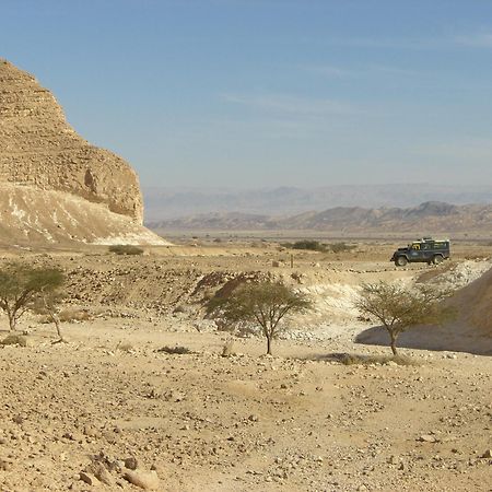 Desert Routes Inn Shvilim ba Midbar Hazeva Bagian luar foto