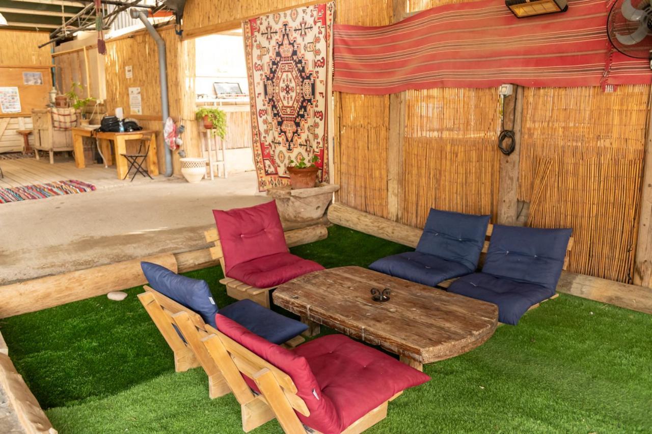 Desert Routes Inn Shvilim ba Midbar Hazeva Bagian luar foto